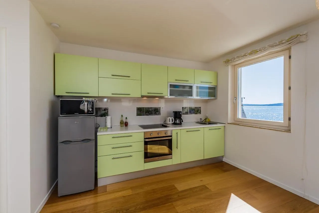 Beachfront Apartment Nehaj Kastel Kastela