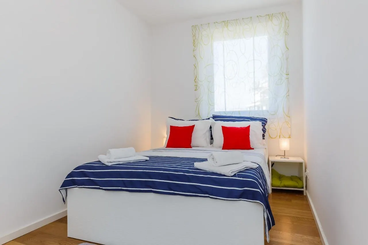 Beachfront Apartment Nehaj Kastel Kastela
