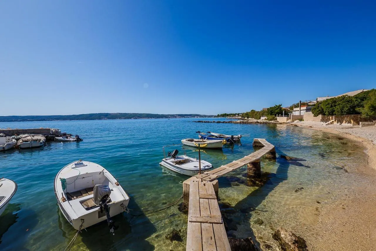 Beachfront Apartment Nehaj Kastel Kastela