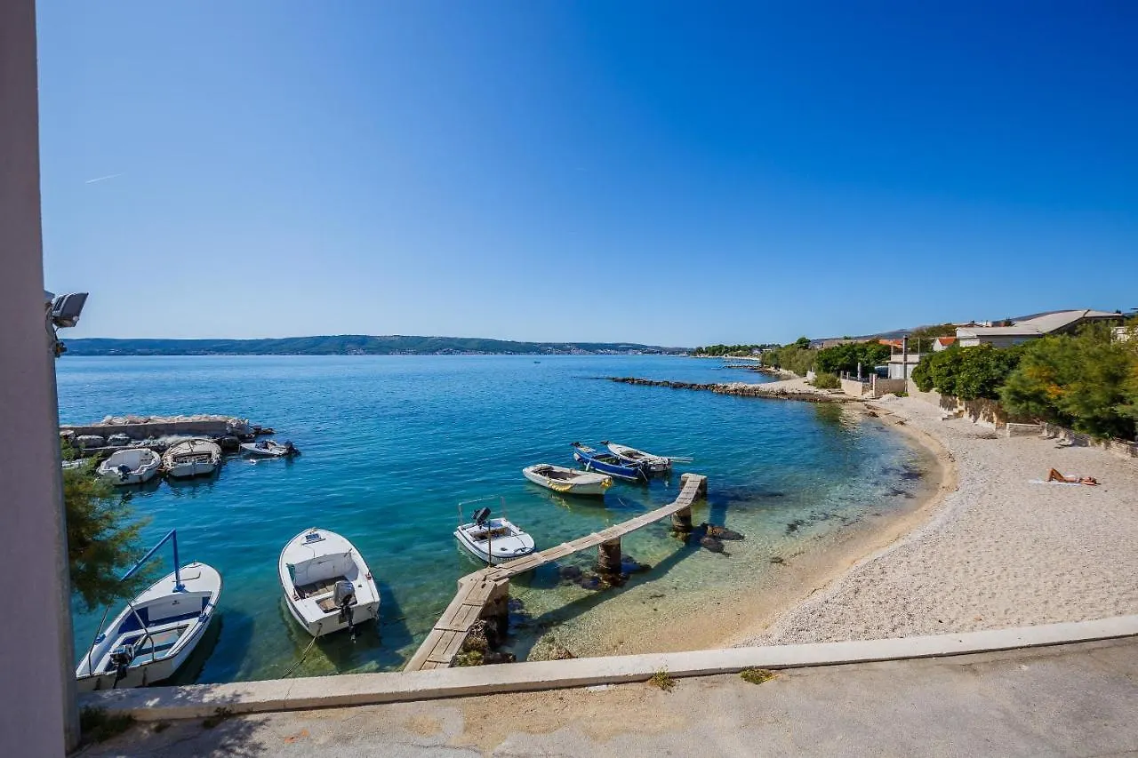 Beachfront Apartment Nehaj Kastel Kastela