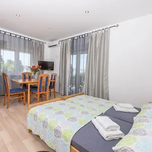 3* Pensión Luxury Ivana